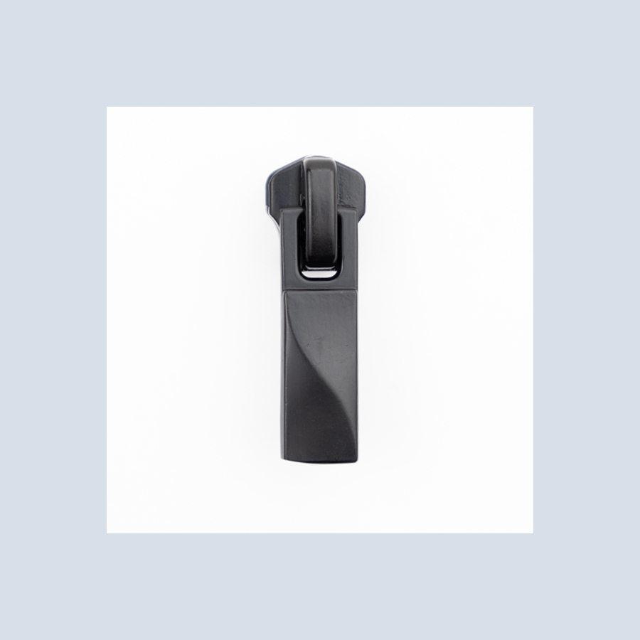 DM913